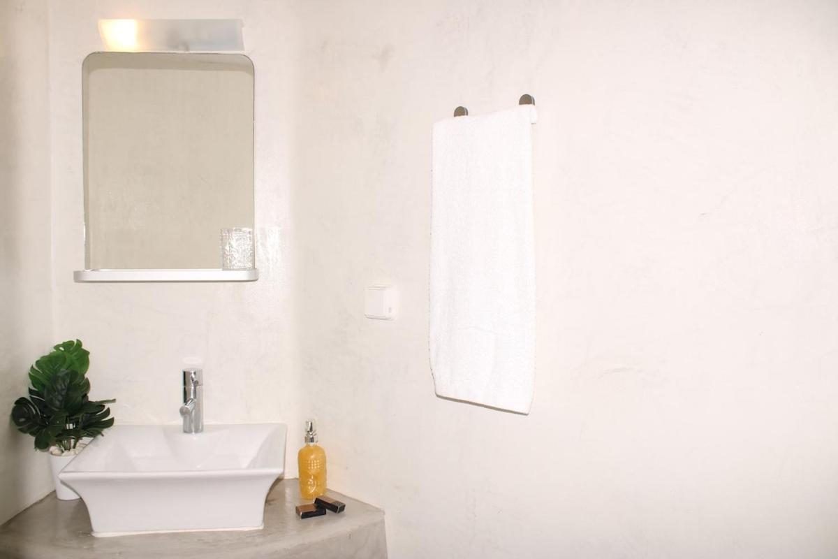 Villa Solasta #2 With Jacuzzi In Santorini Akrotírion Екстериор снимка